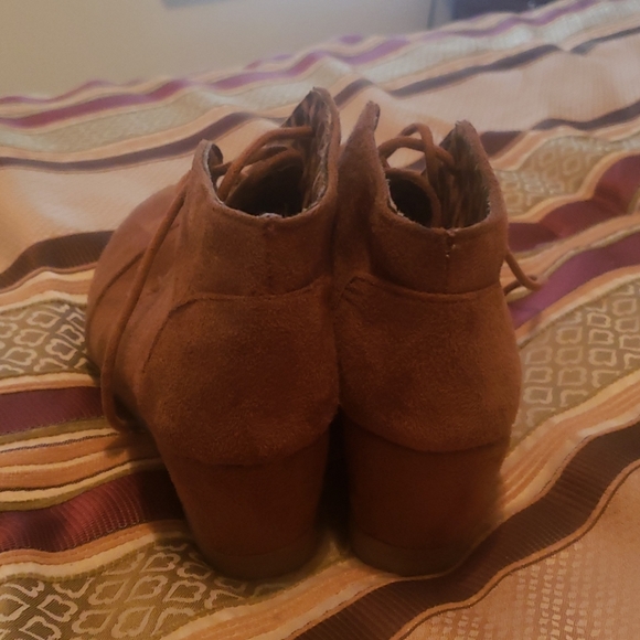 Boots - Picture 4 of 4